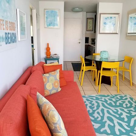 Beachfront Coral Beach Condo San Juan Exterior photo