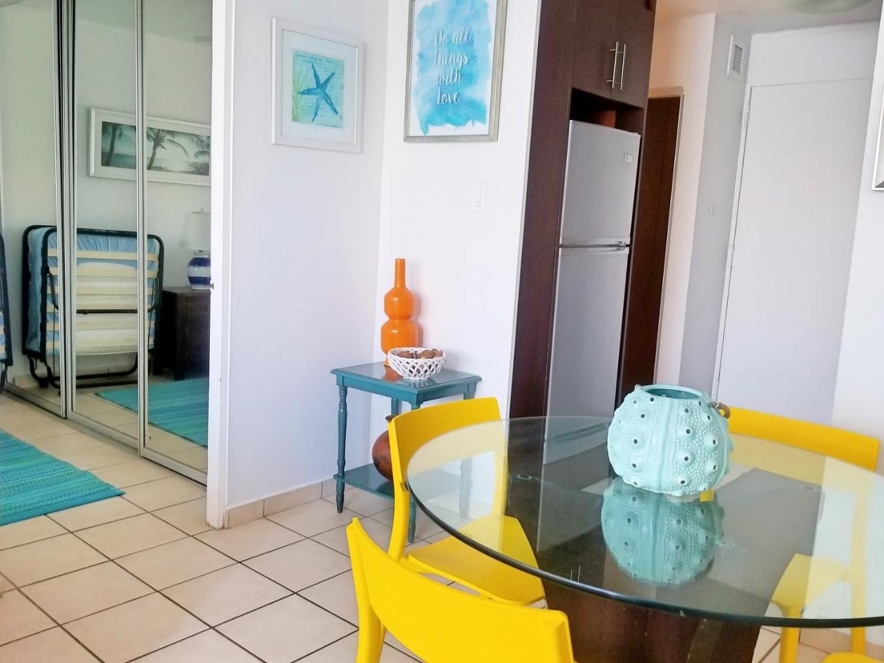 Beachfront Coral Beach Condo San Juan Exterior photo